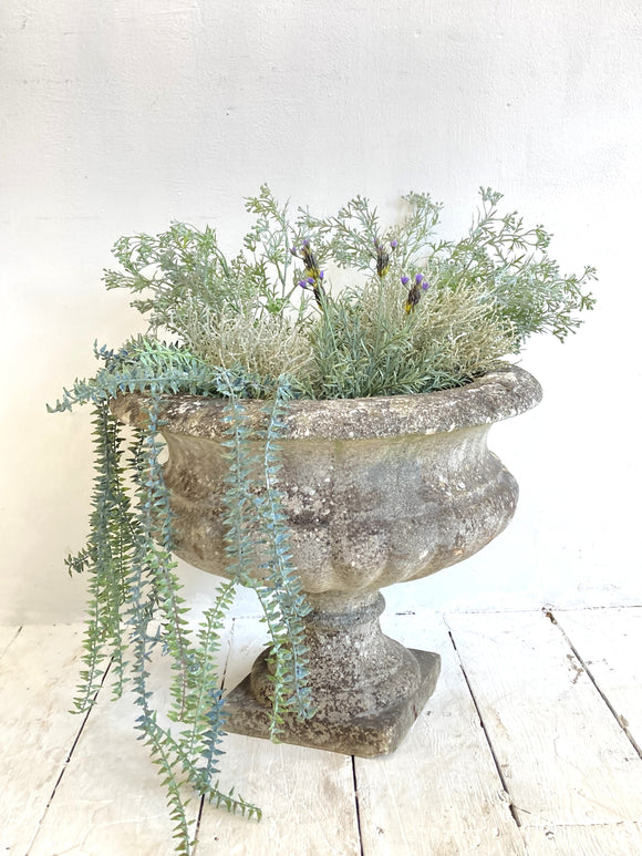 Garden urn