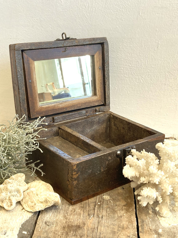 Indian travelling barbers box