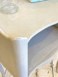 Heart cut out French chevet